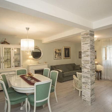 Apartment Antica With Yard & Bbq Split Exterior foto